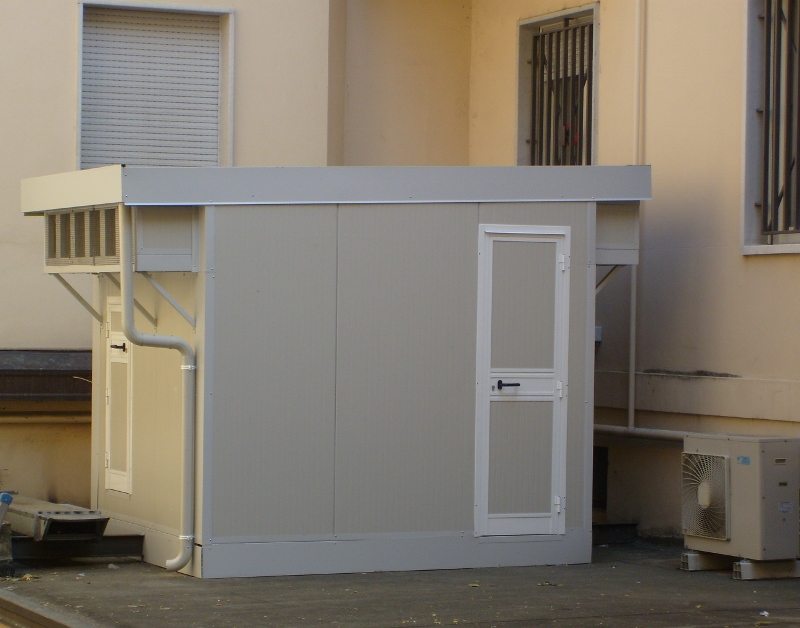 OUTDOOR SOUNDPROOF BOOTHS AND WALLS
